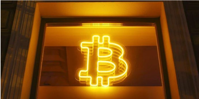 比特币在每一轮重大高点出现后的 23 个月后才触底，而我们刚刚进入了这一阶段。